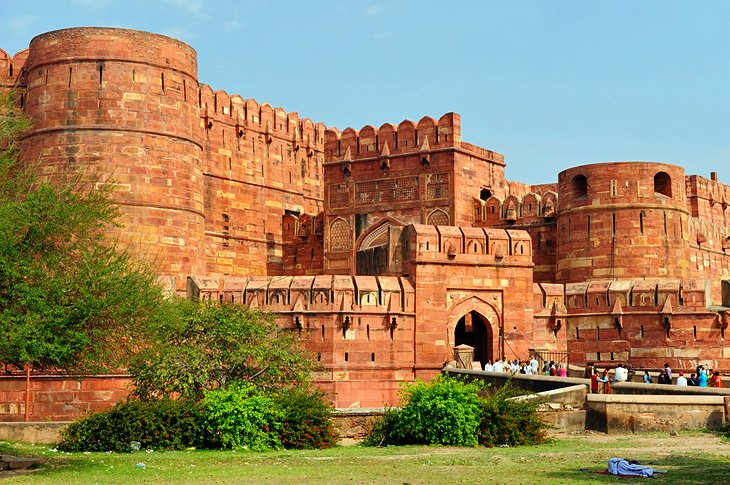 india-top-attractions-agra-fort.jpg