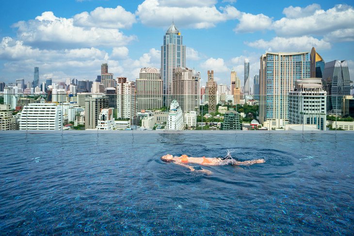 luxury-hotel-rooftop-pool.jpg