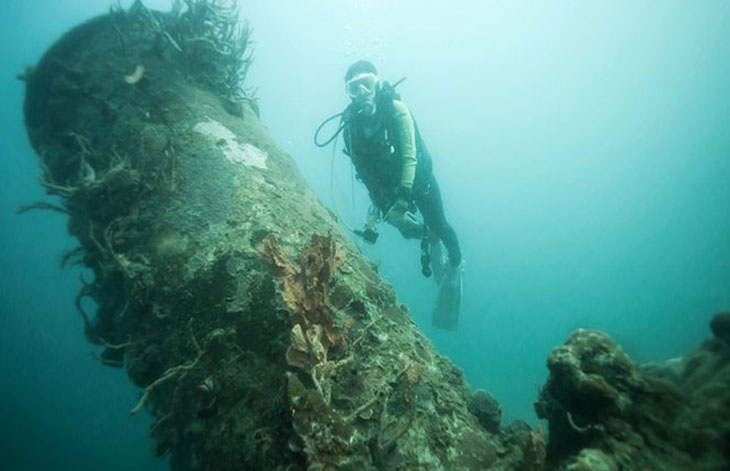 coronshipwreckdiving.jpg