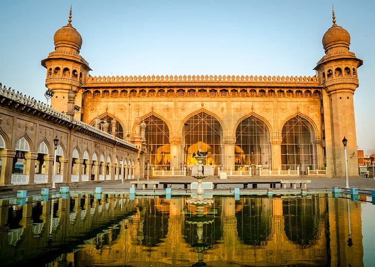 india-top-attractions-mecca-masjid.jpg